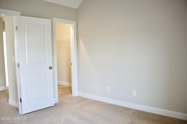 Building Photo - 368 Wheatfield Way