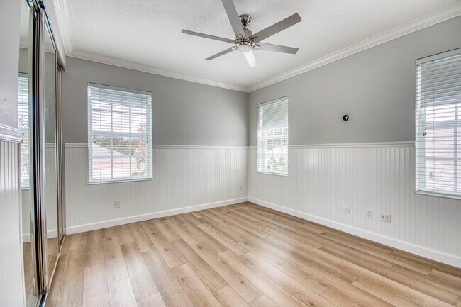Building Photo - 240 Poinciana Dr