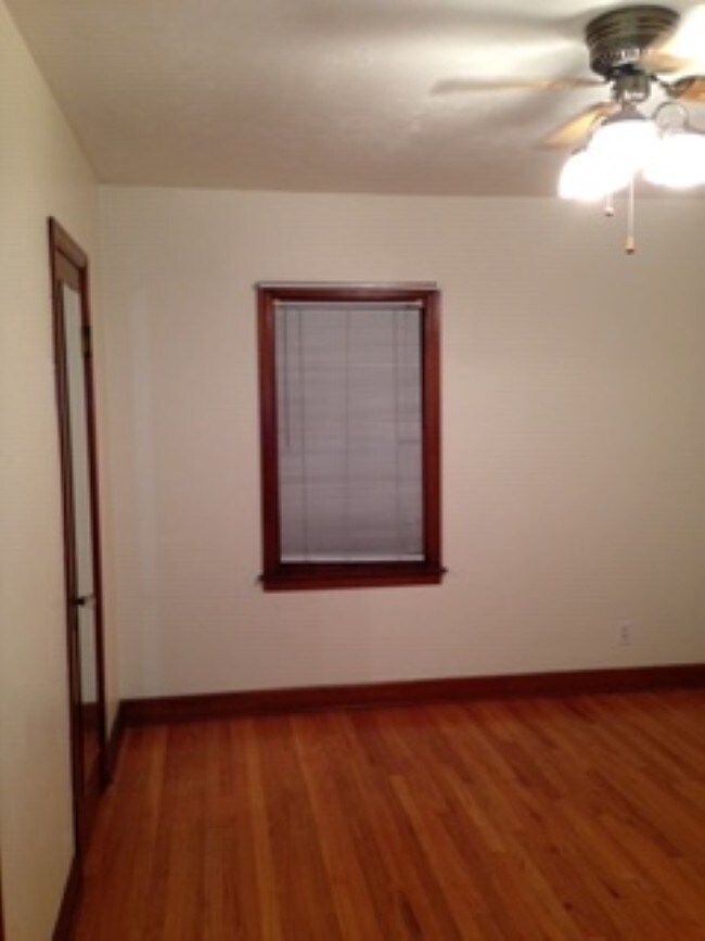 Building Photo - 2326 Scott St