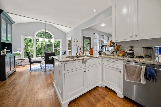 Building Photo - 442 Chatfield Pointe NW