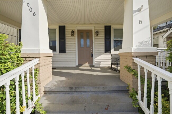 Building Photo - GORGEOUS 4 BED, 2.5 BATH HOME FOR RENT IN NORFOLK!