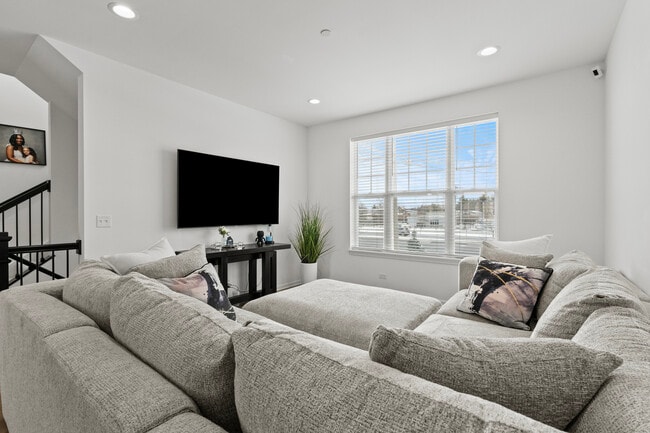 Building Photo - 30W158 Wheeler Cir