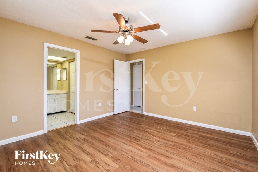 Building Photo - 7218 Jasmine Rd