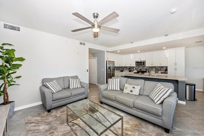 Building Photo - 12240 Wellen Golf St