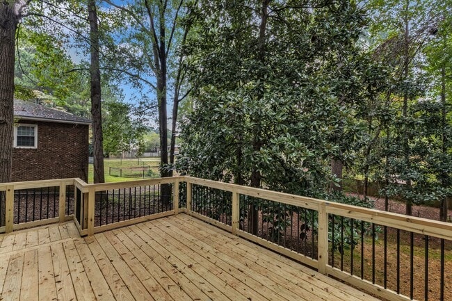 Building Photo - 104-106 N Franklin St