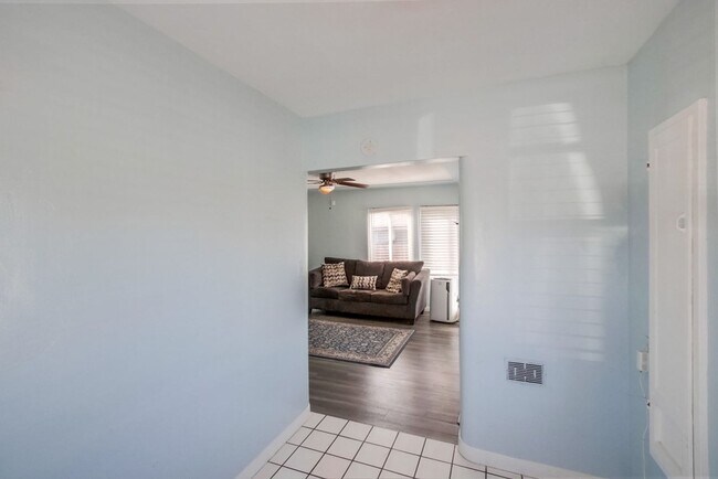 Building Photo - Newly Renovated And Ready For Occupancy