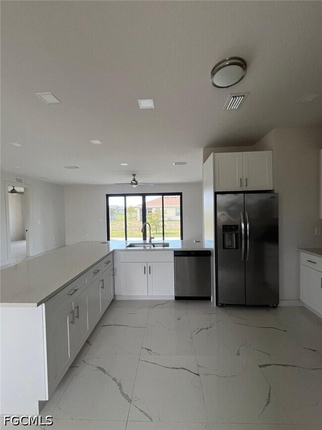 Building Photo - 1832 NW 22nd Pl