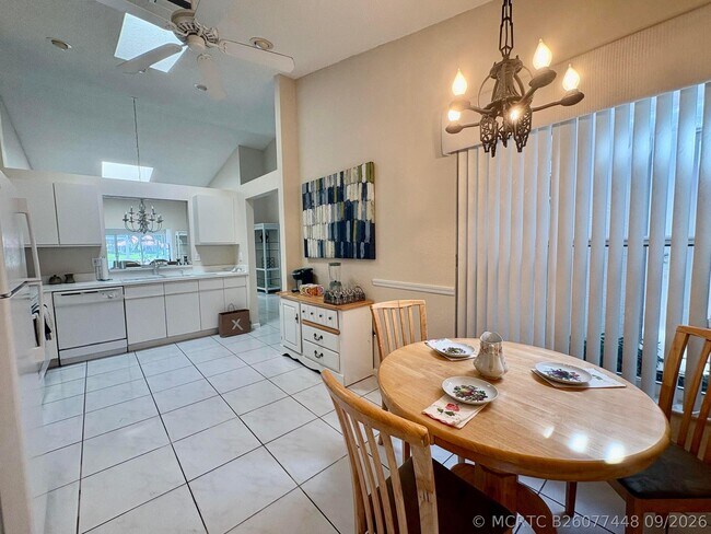 Building Photo - 7702 Majestic Palm Dr