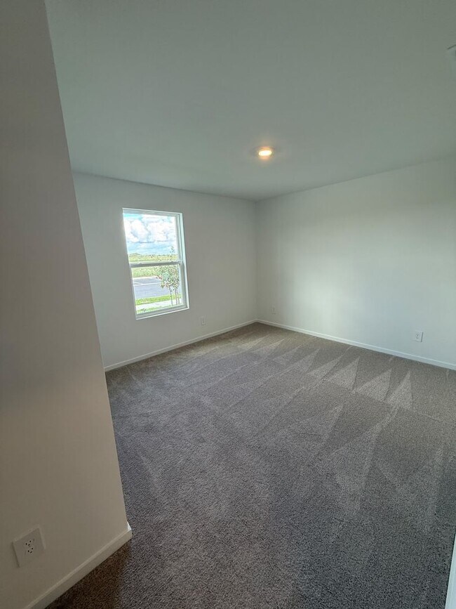 Building Photo - 515 Artemis St