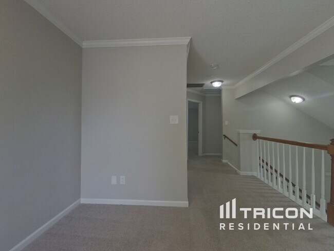 Building Photo - 149 Lantana Dr