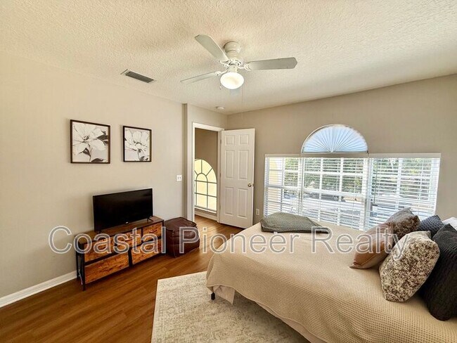 Building Photo - 11113 Avery Oaks Dr