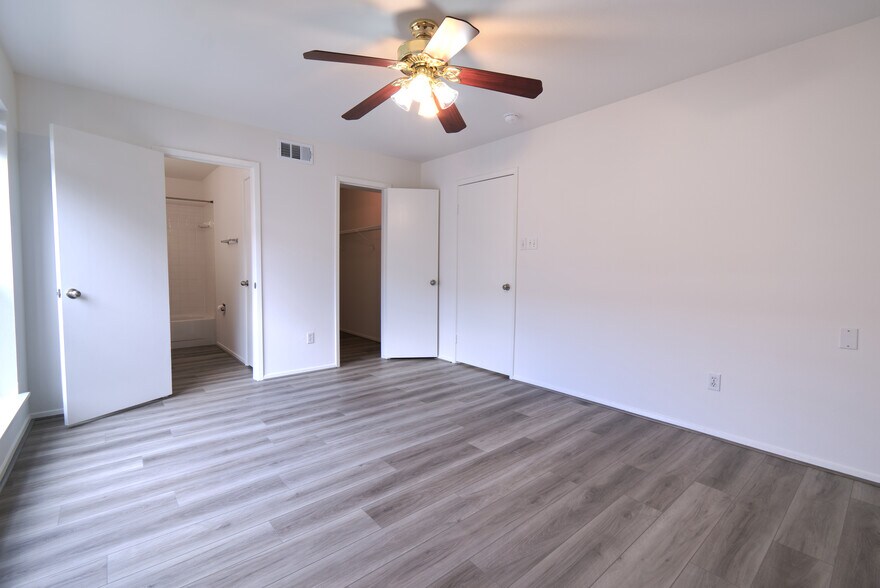 Primary Bedroom, seen from the southwest corner. - 2025 Augusta Dr