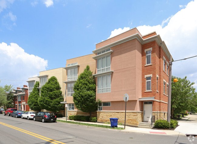 Primary Photo - 212-226 S Washington Ave