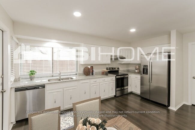 Building Photo - 2020 Cedarwood Dr