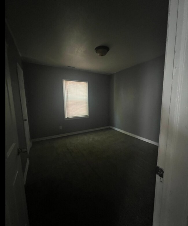 Building Photo - Charming 1 Bedroom 1 Bath Duplex for Rent Northeast Wichita, Near WSU - Prelease Today.