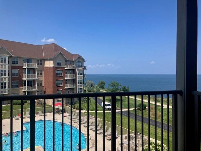 Building Photo - 4120 S Lake Dr