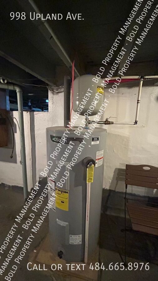 Building Photo - 998 Upland Ave