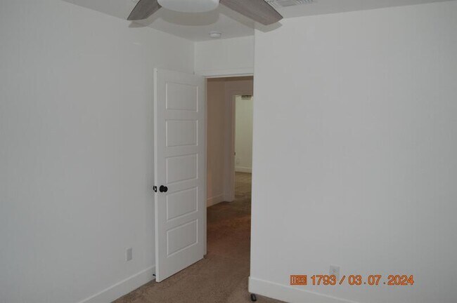 Building Photo - 1663 Thistle Ln
