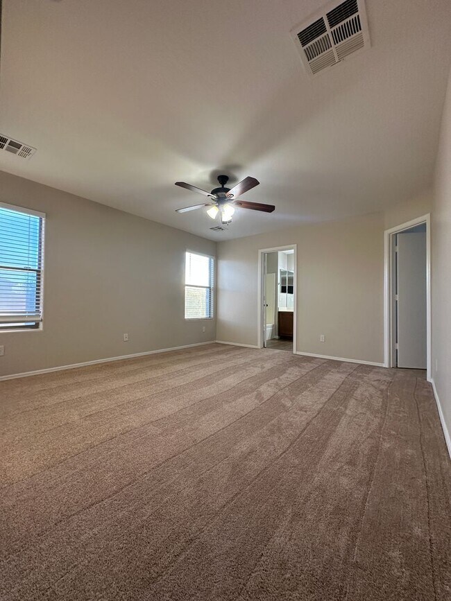 Building Photo - San Tan Valley, 4 bed, 2.5 bath, huge loft, 2300 sqft, 3 car garage