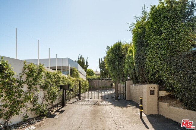 Building Photo - 2317 Kimridge Rd