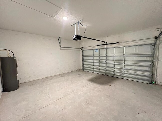 Building Photo - 3650 SW 128th Pl