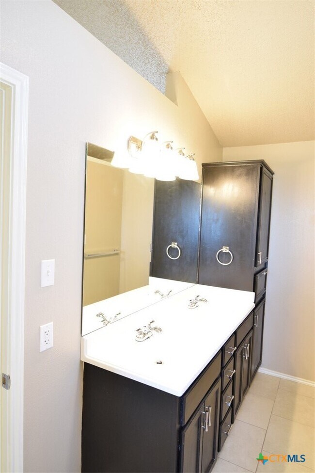 Building Photo - 4807 Teal Dr