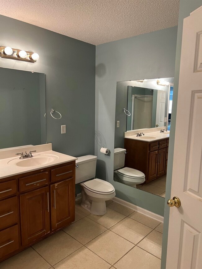 Building Photo - 9837 Oldham Dr