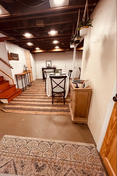 Building Photo - 10166 Glebe Rd