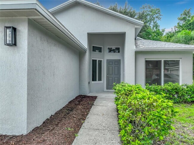 Building Photo - 11148 Pinewood Cove Ln