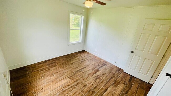 Building Photo - 1745 Rivercrest St