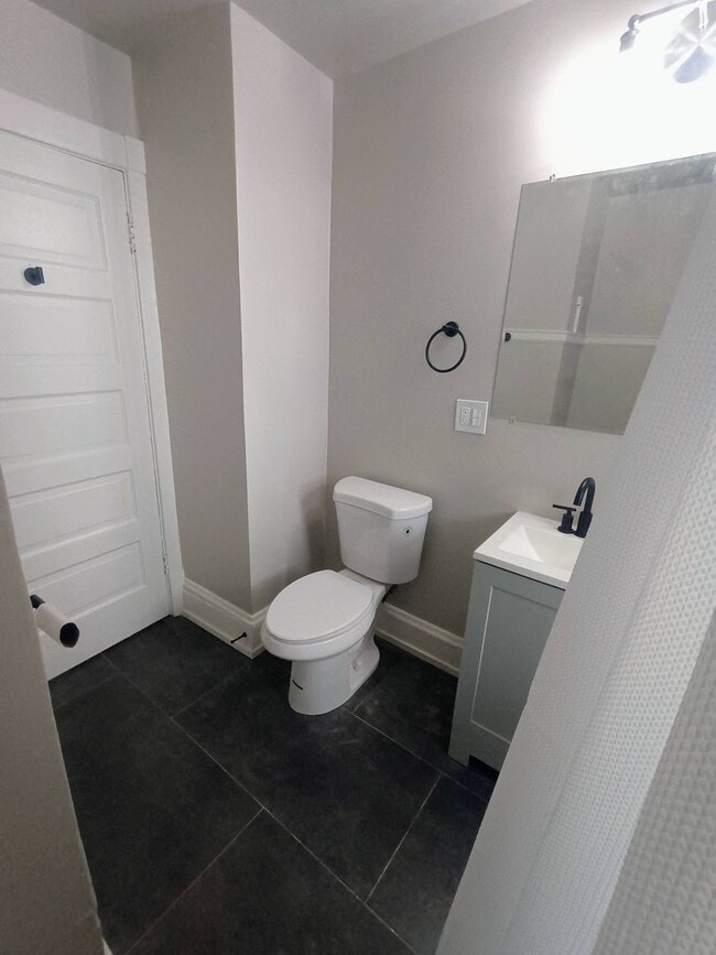 Building Photo - Recently Remodeled 2-Bedroom Home Near Bra...