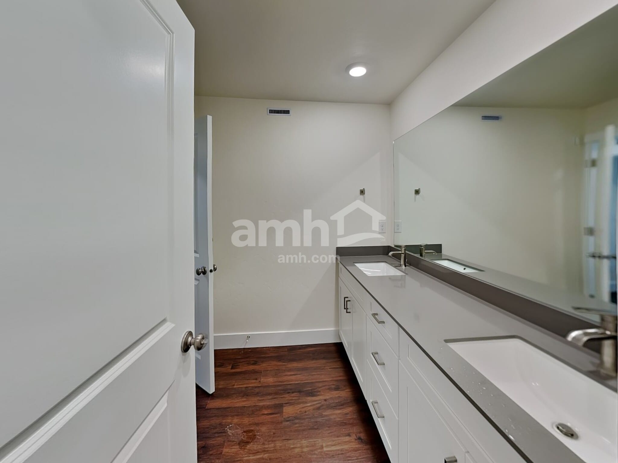 Building Photo - 1443 E Ludlow St