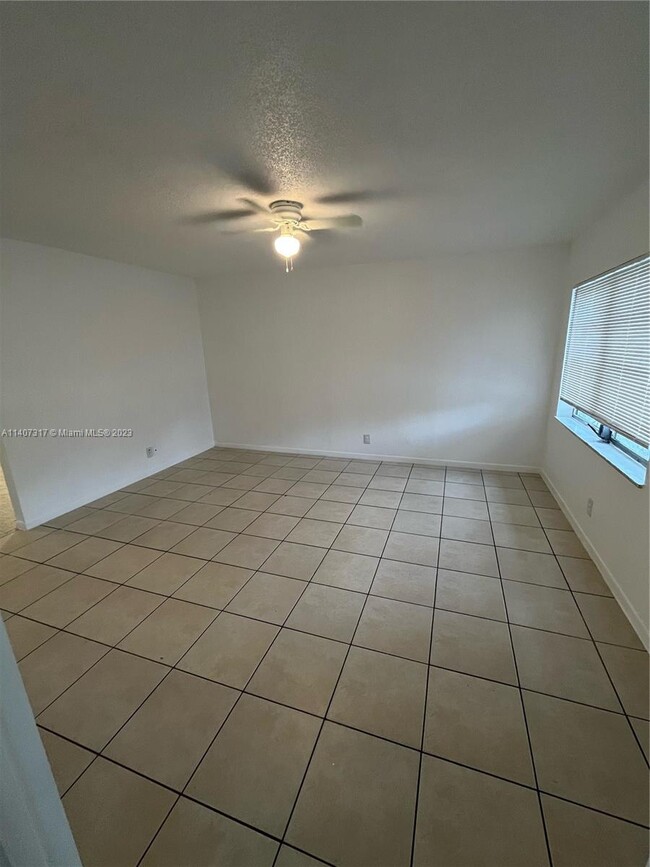 Building Photo - 1490 NW 20th St