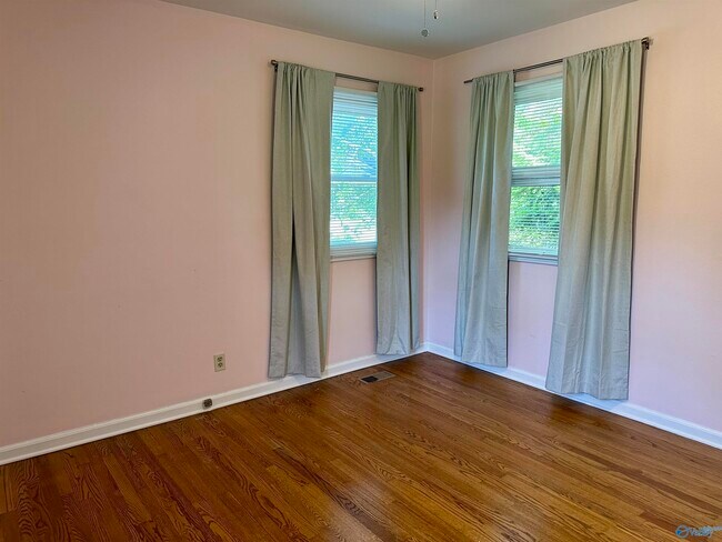 Building Photo - 213 Wingate Ave SW