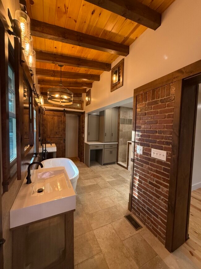 Building Photo - 233 Ranchwood Trail