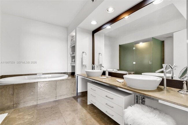 Building Photo - 450 Alton Rd