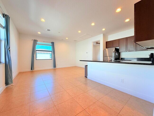 Building Photo - 2074 Dickens Terrace