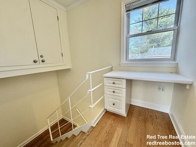 Building Photo - 146 Independence Dr