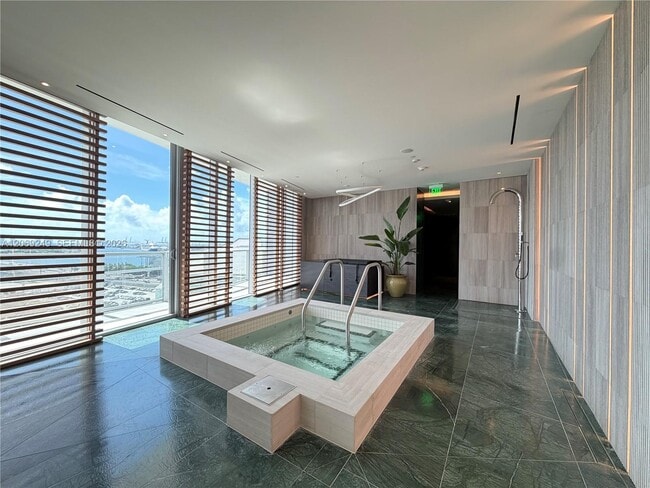 Building Photo - 1400 Biscayne Blvd