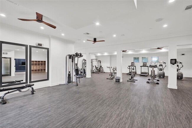 Building Photo - 12710 Idledale Dr
