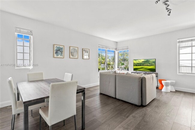 Building Photo - 435 21st St