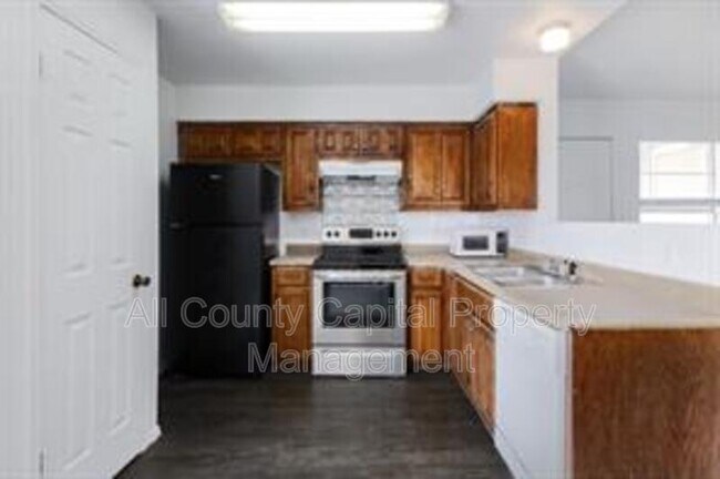 Building Photo - 8503 Colony Loop Dr