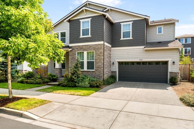 Primary Photo - Rare Find – Luxury 6-Bedroom Home with Two...