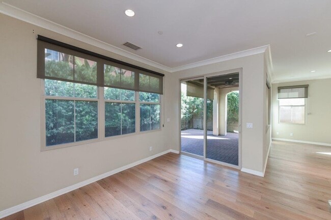 Building Photo - 3b/2.5b Cypress Village Irvine House for rent