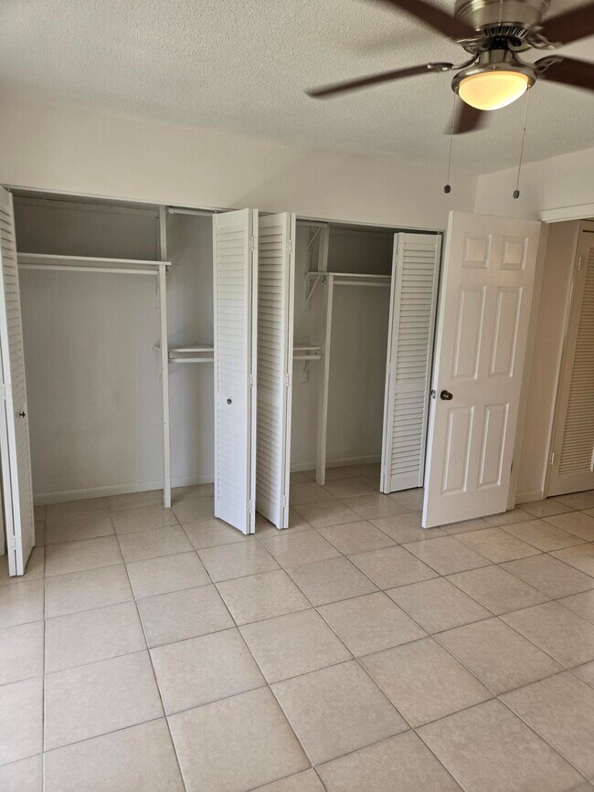 Building Photo - 278 Windsor N