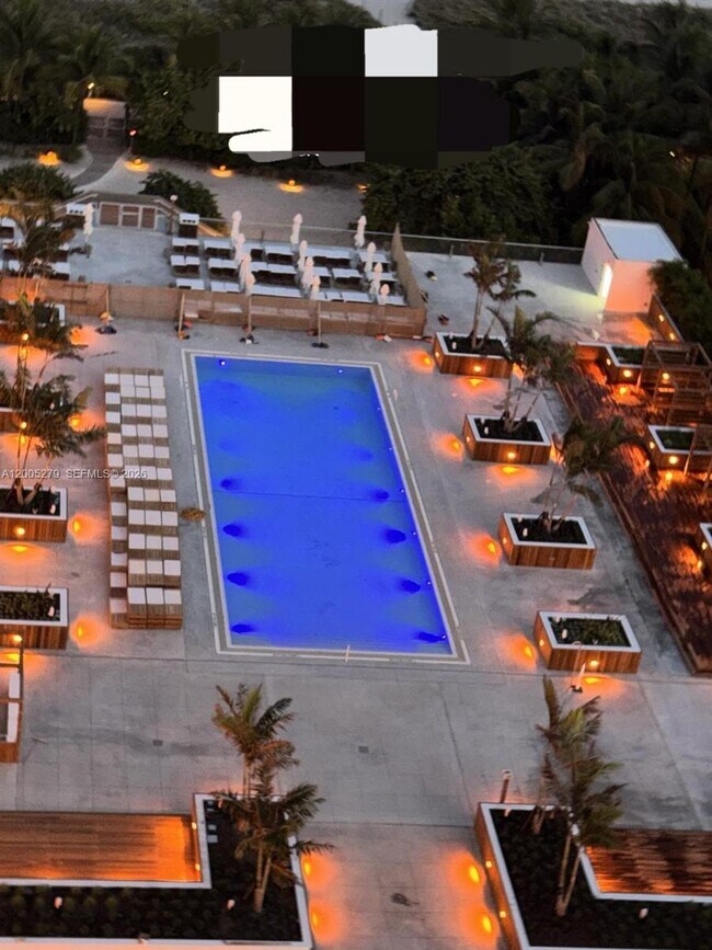 Building Photo - 2301 Collins Ave