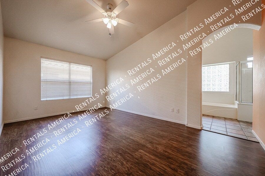 Building Photo - 3884 E Douglas Loop