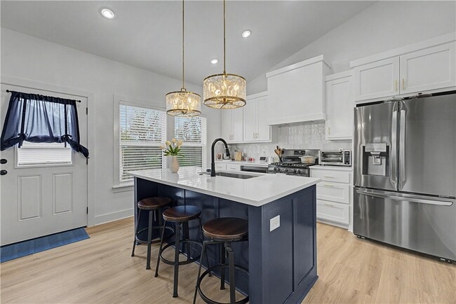 Building Photo - 20 Kentallen Ln