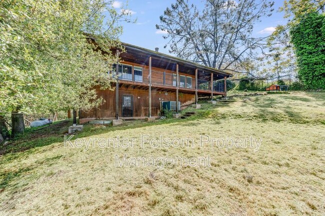 Building Photo - 5800 McKinley Dr
