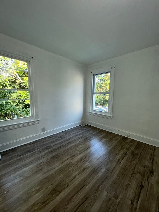 Building Photo - 298 Rutherford Ave